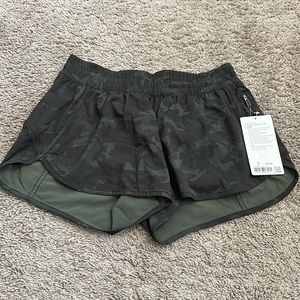 Tracker LR short 4” lined